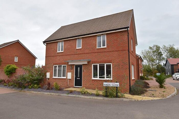3 Bedroom Semi-Detached House For Sale In Raven Close, Hythe, CT21
