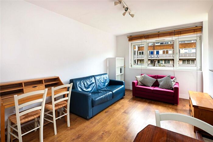 2 Bedroom Flat To Rent In Crispe House, Bryan Street, London, N1
