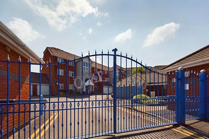 2 Bedroom Flat To Rent In Quay, Horseshoe Bridge, Southampton, SO17