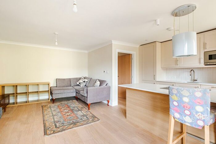 1 Bedroom Flat To Rent In Southgate Road, London, N1