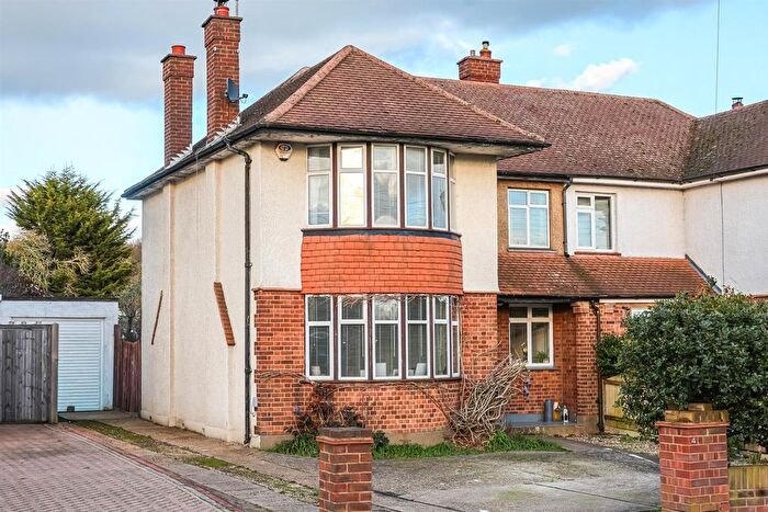 3 Bedroom Semi Detached House For Sale In Hambro Hill, Rayleigh, SS6