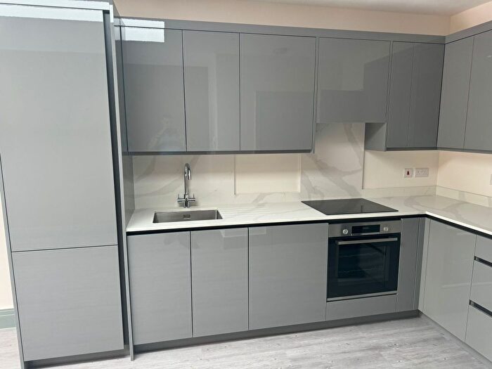 1 Bedroom Flat To Rent In Elmhurst Ave, Mitcham, CR4