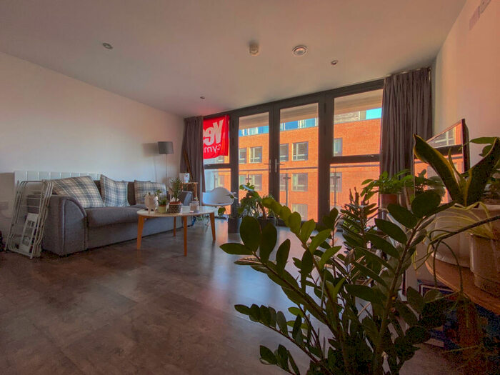 1 Bedroom Flat To Rent In Embassy House, Cardiff Bay, CF10