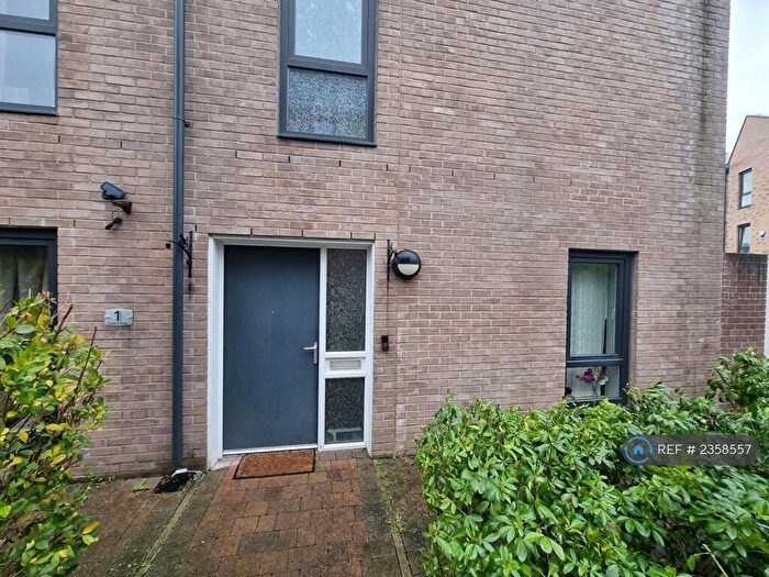 4 Bedroom End Of Terrace House To Rent In Sunbird Walk, Harrow, HA2