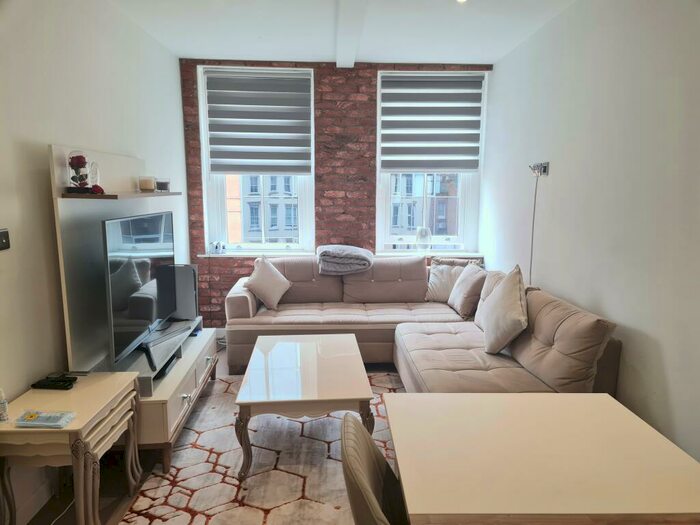 2 Bedroom Apartment To Rent In Hounds Gate Court, Nottingham, NG1