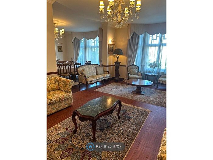 3 Bedroom Flat To Rent In Bickenhall Street, London, W1U