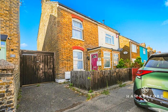 3 Bedroom Semi-Detached House For Sale In Murston Road, Sittingbourne, ME10