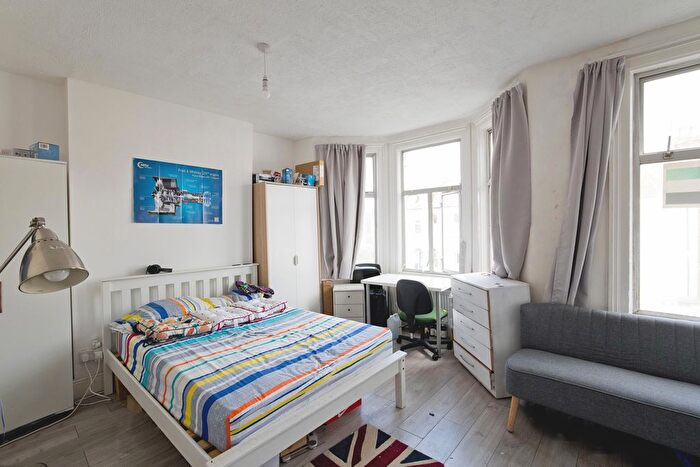 3 Bedroom Terraced House For Sale In Roseberry Gardens, Haringey, London, N4