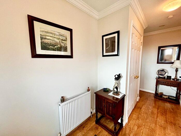 2 Bedroom Detached Bungalow For Sale In Burn Brae Park, FK10