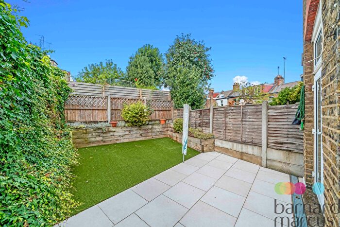 3 Bedroom Property To Rent In Alexandra Avenue, Alexandra Park, N22