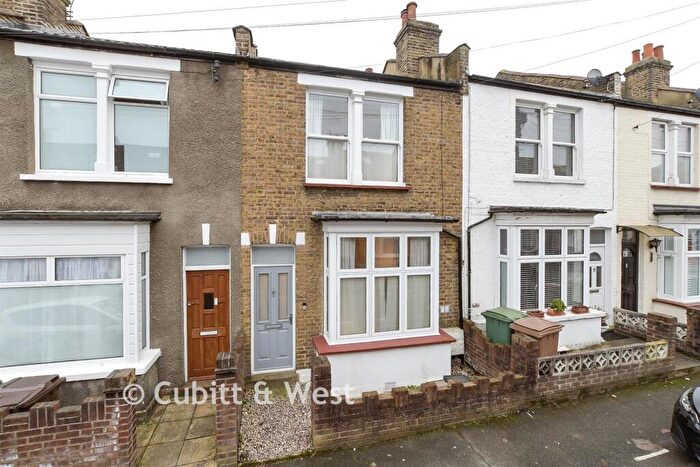 2 Bedroom Terraced House For Sale In Beulah Road, Sutton, Surrey, SM1