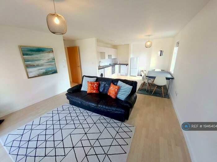 2 Bedroom Flat To Rent In Quay, Salford, M5