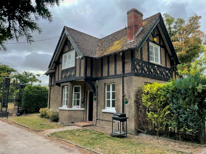 3 Bedroom Detached House To Rent In Pegsdon, Hitchin, Hertfordshire, SG5