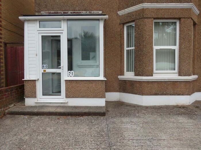 5 Bedroom House To Rent In Bedroom Detached House In Winton, BH9
