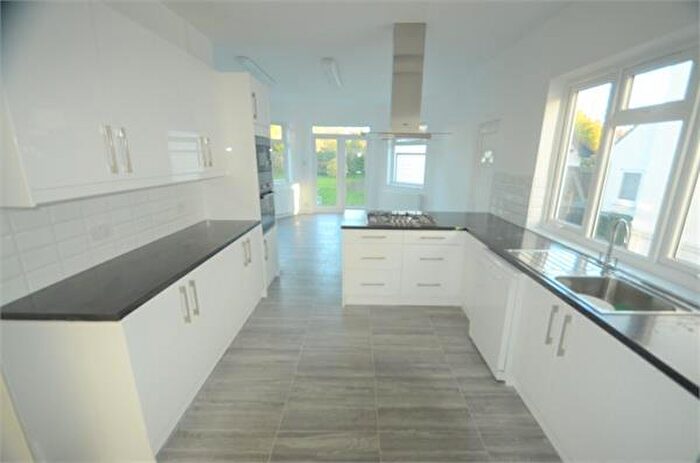 4 Bedroom Detached House To Rent In Millway, Mill Hill, NW7