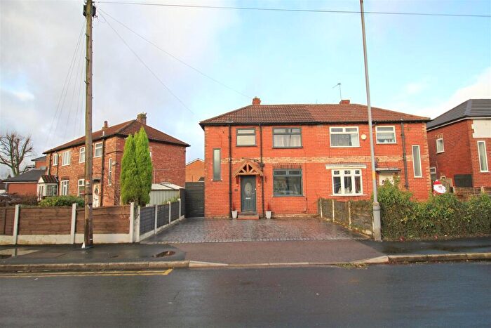 3 Bedroom Semi-Detached House To Rent In Moorfield Avenue, Denton, Manchester, M34