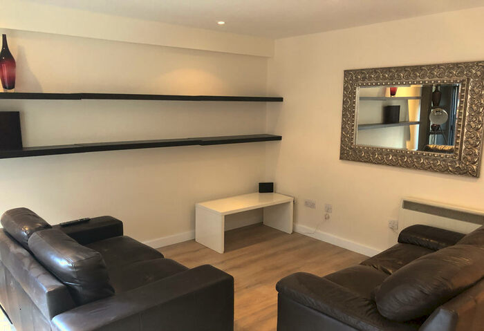 2 Bedroom Flat To Rent In York Place, Leeds, West Yorkshire, LS1