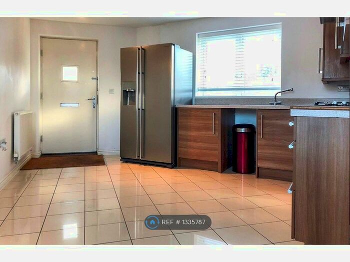 3 Bedroom End Of Terrace House To Rent In Howe Road, Gosport, PO13