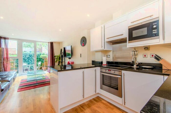 2 Bedroom Flat To Rent In Coleman Fields, Angel, London, N1
