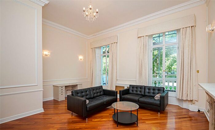 3 Bedroom Flat To Rent In St Georges Square, London, Uk, SW1V