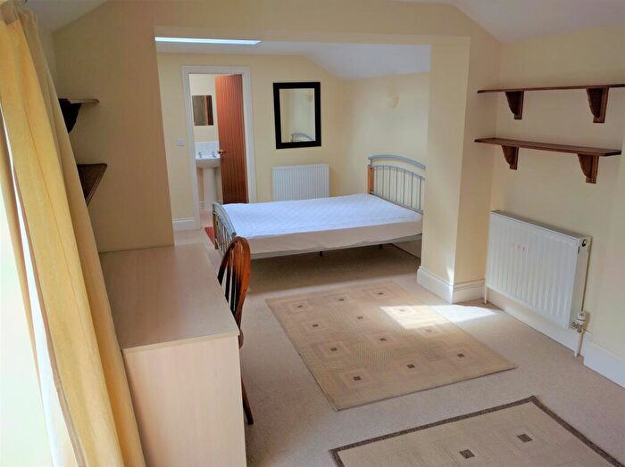 6 Bedroom House To Rent In George Street, City Centre, Swansea, SA1