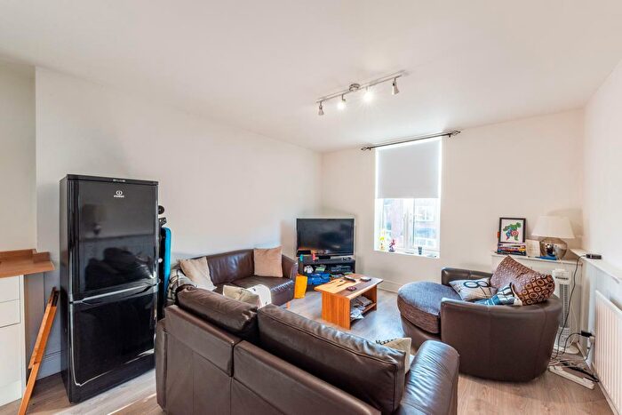 2 Bedroom Apartment To Rent In Porchester Road, Nottingham, NG3
