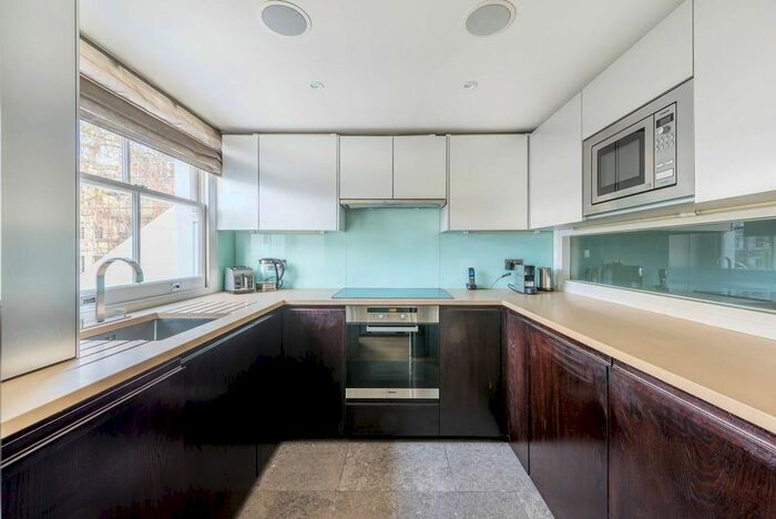 2 Bedroom Flat To Rent In Cornwall Gardens, South Kensington, London, SW7