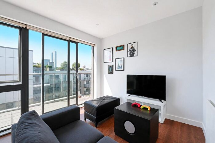 1 Bedroom Apartment To Rent In Epstein Square, London, E14