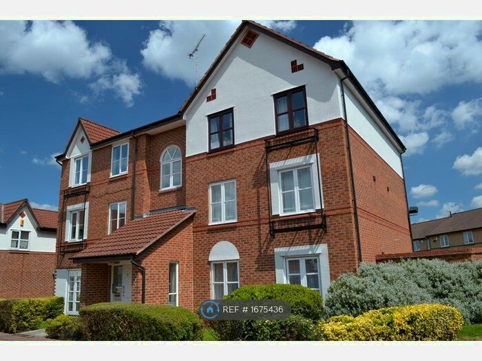 2 Bedroom Flat To Rent In Gardeners Court, Leeds, LS10