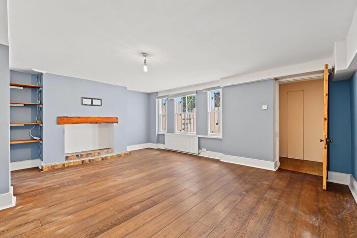 3 Bedroom Property To Rent In St George's Terrace, London, NW1