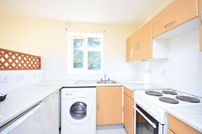 1 Bedroom Flat To Rent In Tollgate Road, Beckton, E6