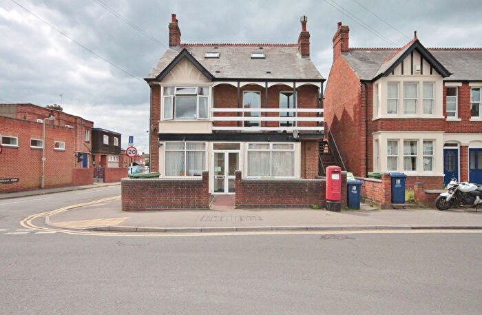 3 Bedroom Flat To Rent In Windmill Road, Headington, OX3