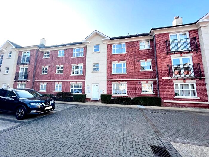 1 Bedroom Flat For Sale In Stapleford Close, Chelmsford, Essex, CM2