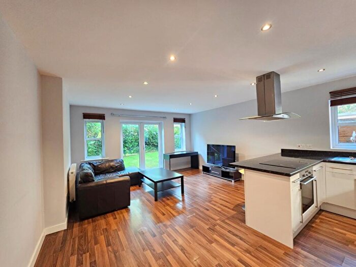 1 Bedroom Apartment To Rent In Bassett Avenue, Southampton, SO16