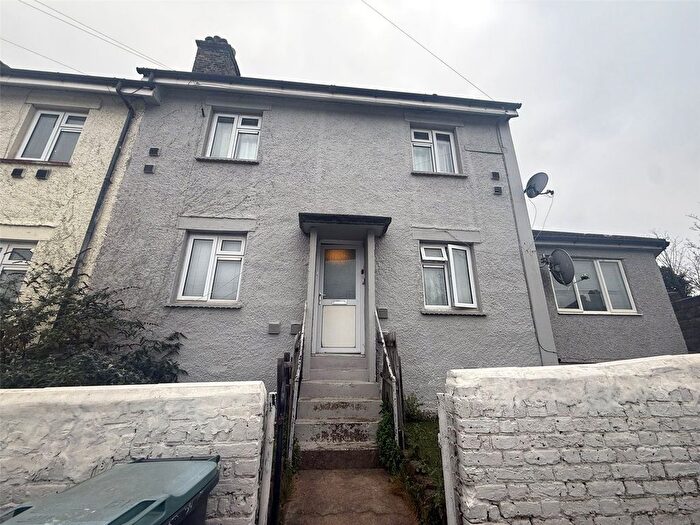 3 Bedroom End Terrace House For Sale In Huntley Avenue, Northfleet, Kent, DA11