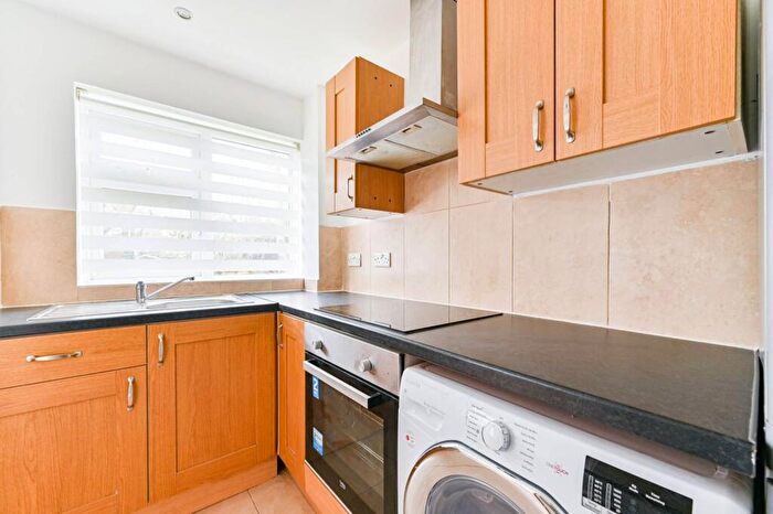 Studio To Rent In September Way, Stanmore, HA7