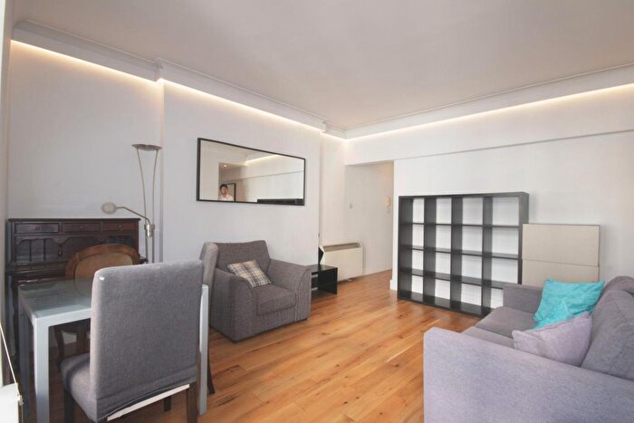 1 Bedroom Flat To Rent In Dalmeny Court, Duke Street, James, London, SW1Y