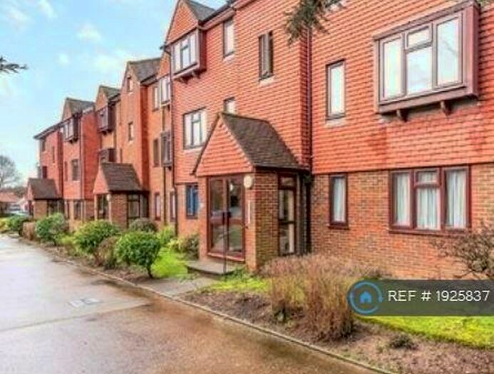 2 Bedroom Flat To Rent In Chandler Court, Wallington, SM6
