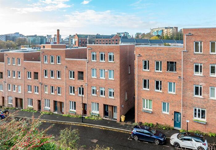 2 Bedroom Maisonette For Sale In Maling Street, Newcastle Upon Tyne, NE6