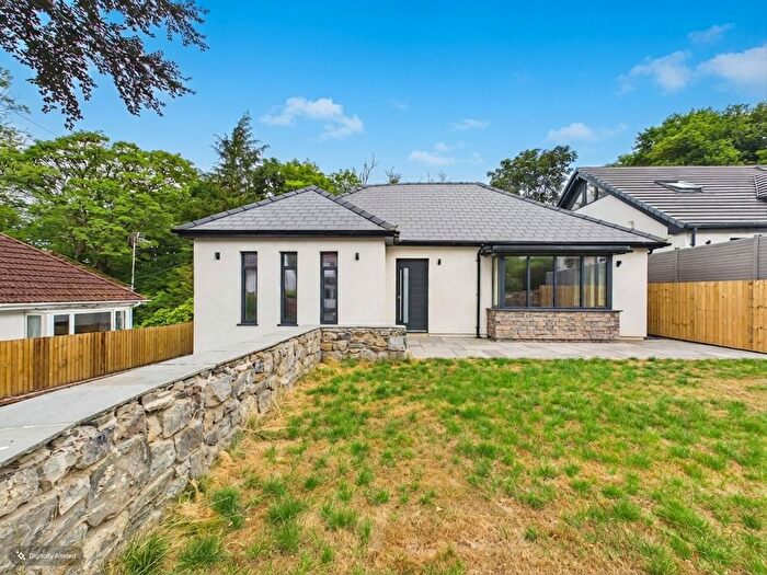 3 Bedroom Bungalow For Sale In Portway, Swansea, SA3
