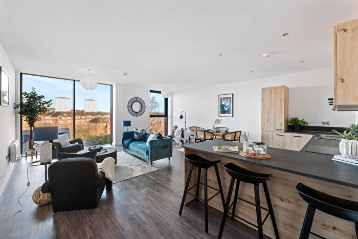 2 Bedroom Flat For Sale In /, Inverlair Avenue, Cathcart, G43