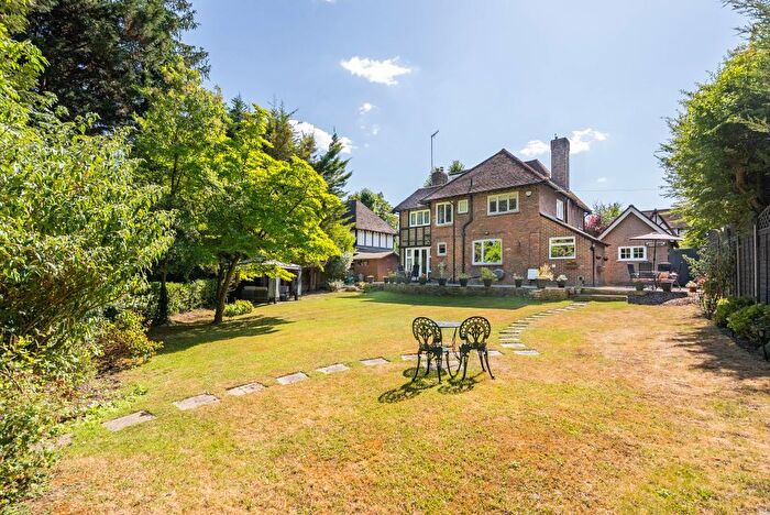 4 Bedroom Detached House For Sale In Chichester Road, Dorking, RH4