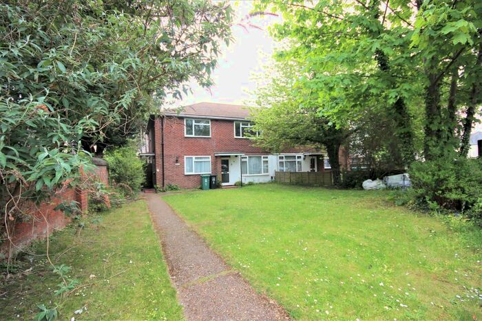 2 Bedroom Maisonette To Rent In Park Road, Watford, WD17