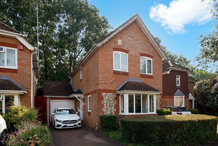 3 Bedroom Detached House For Sale In Burlington Close, Pinner, Middlesex, HA5