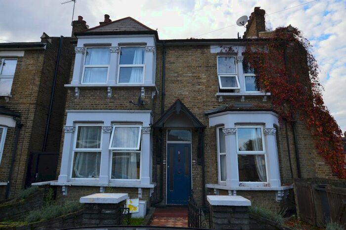 1 Bedroom Flat To Rent In Carisbrooke Road, Walthamstow, E17