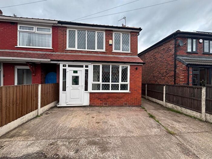 2 Bedroom House To Rent In Thankerton Avenue, Audenshaw, M43