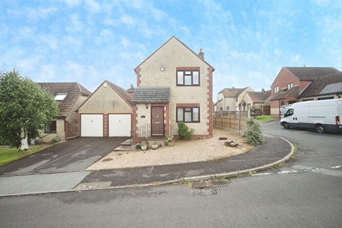 3 Bedroom Link Detached House For Sale In Deane Way, Tatworth, Chard, TA20