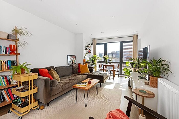 1 Bedroom Flat For Sale In Queens Road, Peckham, London, SE15