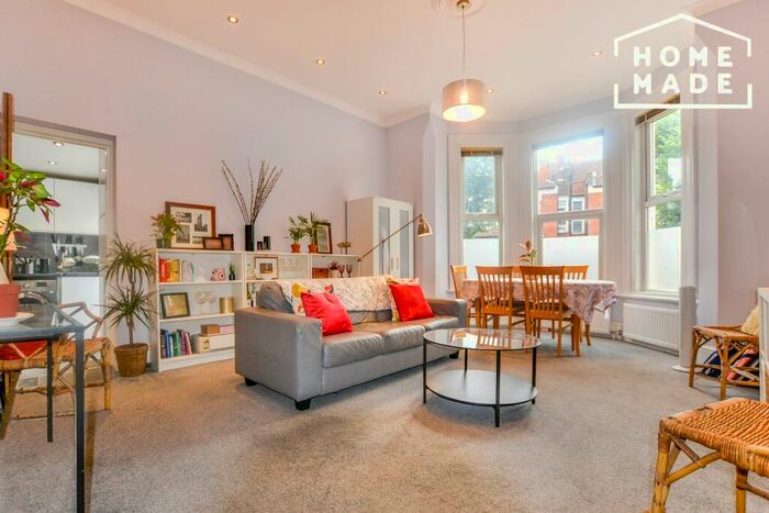 3 Bedroom Flat To Rent In Blenheim Gardens, Willesden Green, NW2