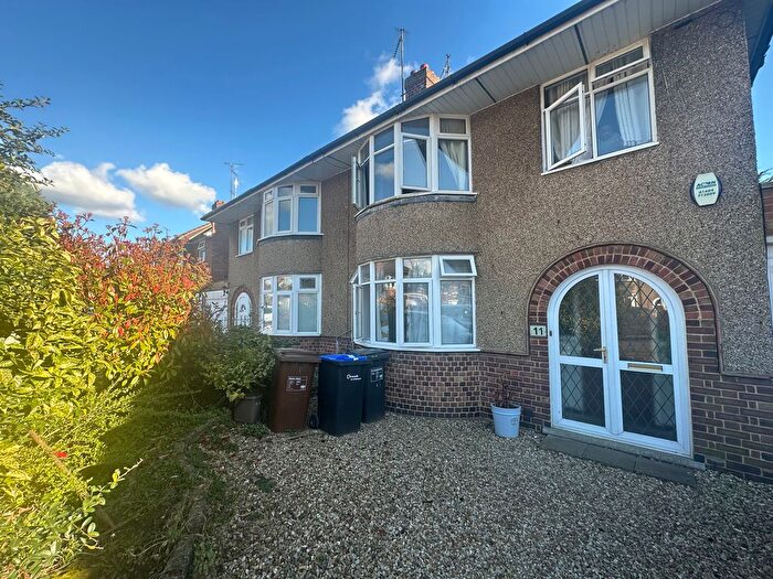 3 Bedroom Property To Rent In Oaklands Drive, Northampton, NN3